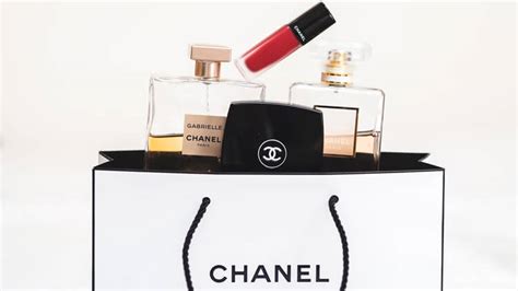 chanel コスメ 新作 2022|新製品を見る – フレグランス, メークアップ & スキンケア.